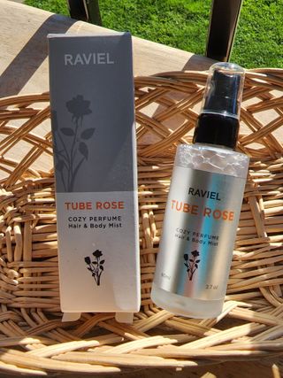 라비엘 RAVIEL 코지 퍼퓸 헤어 &amp; 바디 미스트 스프레이 2.7 fl oz(80ml), 릴리 머스크/튜브 로즈 — 4점을 준 리뷰어가 2022년 9월 올린 사용 사진