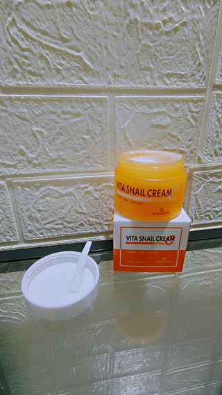 [THE SKIN HOUSE] Vita Snail Cream — 4.5점을 준 리뷰어가 2022년 11월 올린 사용 사진