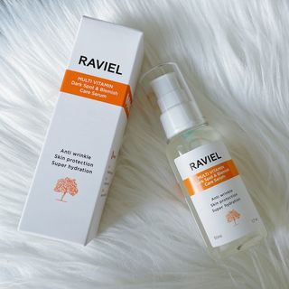 라비엘 멀티 비타민 다크 스팟 &amp; 블레미쉬 케어 페이스 세럼 모든 피부용 1.7 fl oz — 5점을 준 리뷰어가 2022년 12월 올린 사용 사진