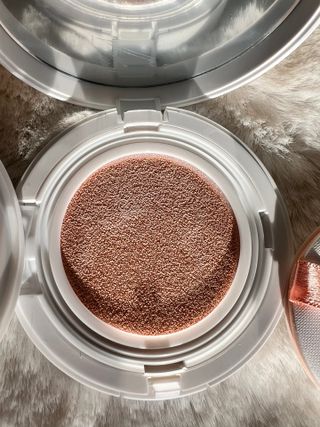 TONEfitSUN 쿠션 12g 비건 톤업 선쿠션 한국산 SPF 50+/ PA++++ — 5점을 준 리뷰어가 2023년 2월 올린 사용 사진