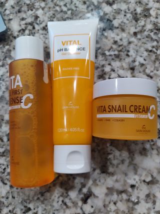 Vita Snail Trio Set [First Essence, Cream, Gel Cleanser] — 3점을 준 리뷰어가 2021년 9월 올린 사용 사진