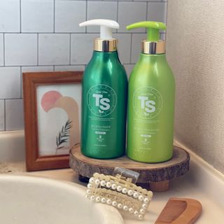 ゴールドプラスセット(シャンプー500g x 1ea/トリートメント500ml X 1ea) — 5점을 준 리뷰어가 2023년 3월 올린 사용 사진