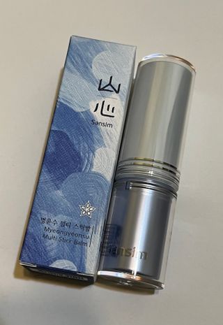 산심 명연수 멀티 스틱 밤 0.38oz 수분 스틱 집중 주름 케어 — 4점을 준 리뷰어가 2022년 11월 올린 사용 사진