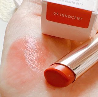 ATHE AUTHENTIC AIRY LIP BALM / 비건립밤 / 어센틱립밤 / 에어리립밤 (수정 요청) — 4점을 준 리뷰어가 2022년 7월 올린 사용 사진