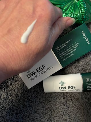 이지듀 DW-EGF 크림 리미티드 플러스 1.69 FL.Oz — 4점을 준 리뷰어가 2021년 9월 올린 사용 사진