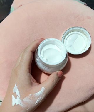 라벨영 비타민 우유미백크림 — 5점을 준 리뷰어가 2023년 10월 올린 사용 사진