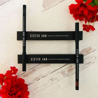 씨스터앤 시스터앤 더블이펙트 워터프루프 아이펜슬_미국 — 5점을 준 리뷰어가 2022년 4월 올린 사용 사진
