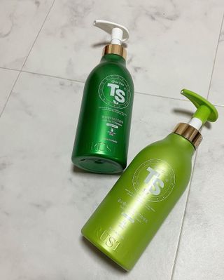 ゴールドプラスセット(シャンプー500g x 1ea/トリートメント500ml X 1ea) — 4.5점을 준 리뷰어가 2023년 3월 올린 사용 사진