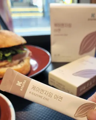 [쿠누트라] K・ENZYME 아연 카카오/3gx30 파우더 스틱 — 5점을 준 리뷰어가 2022년 7월 올린 사용 사진