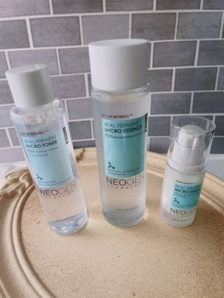 네오젠 더마로지 리얼퍼먼트 마이크로 세트 (토너 150ml, 에센스 150ml, 세럼 30ml, 미스트 115ml) — 4.5점을 준 리뷰어가 2022년 8월 올린 사용 사진
