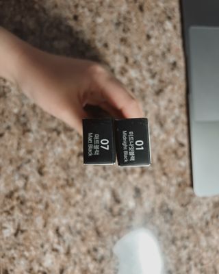 씨스터앤 시스터앤 더블이펙트 워터프루프 아이펜슬_미국 — 5점을 준 리뷰어가 2022년 4월 올린 사용 사진