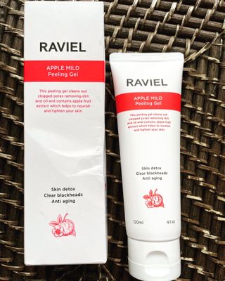 라비엘 모든 피부를 위한 RAVIEL 애플 마일드 필링 젤, 4.1 fl oz, 깊고 부드러운 각질 제거 — 3.5점을 준 리뷰어가 2022년 8월 올린 사용 사진
