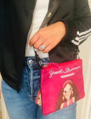 YOUKSHIMWON Wristlet Wallet for Women Smart Phone Strap Clutch — 5점을 준 리뷰어가 2021년 8월 올린 사용 사진