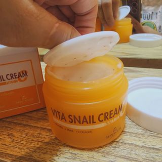 [THE SKIN HOUSE] Vita Snail Cream — 5점을 준 리뷰어가 2022년 11월 올린 사용 사진