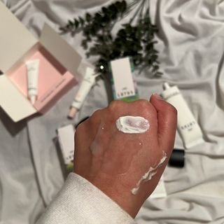 더 퓨어 로터스 제주 식물 선크림 / 제주 연잎 &amp; 동백 미스트 / 순수한 연꽃 어메니티 세트 — 5점을 준 리뷰어가 2022년 11월 올린 사용 사진