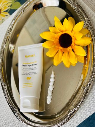 라비엘 RAVIEL Meadowfoam 씨 오일 모이스처라이징 데일리 히알 크림 3.4 fl oz, DermaBiome CX, 7 히알루론산 — 5점을 준 리뷰어가 2022년 9월 올린 사용 사진