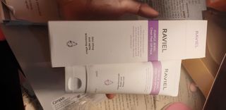 라비엘 RAVIEL 퍼플 쥬얼 클린 필 오프 팩, 마일드 블랙헤드 리무버, 4.1 fl oz(120ml) — 3.5점을 준 리뷰어가 2023년 10월 올린 사용 사진