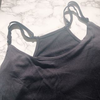 noflik 민소매 스트랩 블라우스-Dressy Tops Summer Spaghetti Strap Tank Tops — 2.5점을 준 리뷰어가 2021년 7월 올린 사용 사진