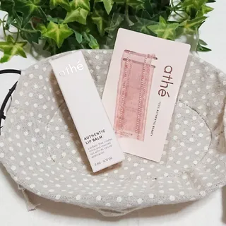 ATHE AUTHENTIC AIRY LIP BALM / 비건립밤 / 어센틱립밤 / 에어리립밤 (수정 요청) — 5점을 준 리뷰어가 2022년 8월 올린 사용 사진