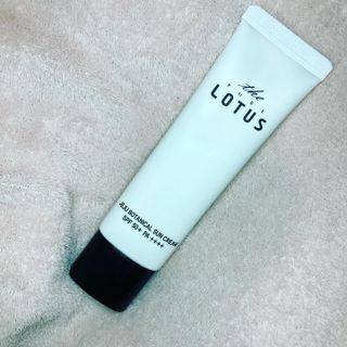 더 퓨어 로터스 제주 식물 선크림 / 제주 연잎 &amp; 동백 미스트 / 순수한 연꽃 어메니티 세트 — 5점을 준 리뷰어가 2022년 12월 올린 사용 사진