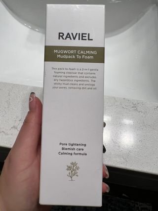 라비엘 머그워트 그린머드 팩투폼 페이스 클렌저, 4.1fl oz(120ml), 2-in-1 멀티 클렌저 — 5점을 준 리뷰어가 2022년 9월 올린 사용 사진