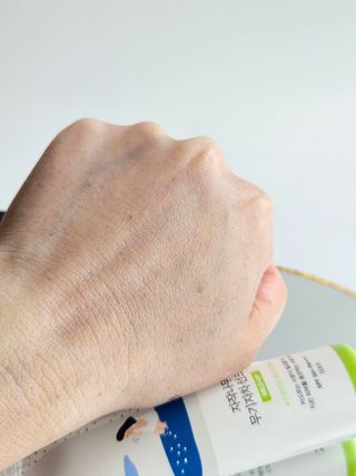 Round Lab Birch Juice Moisturizing Sunscreen — 5점을 준 리뷰어가 2024년 6월 올린 사용 사진