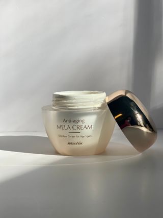 Jutanhak 안티에이징 멜라 크림 50ml / 1.69oz 잡티 &amp; 다크 스팟 케어 하이드레이팅 크림 — 5점을 준 리뷰어가 2022년 11월 올린 사용 사진