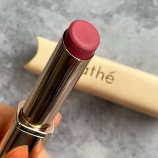 ATHE AUTHENTIC AIRY LIP BALM / 비건립밤 / 어센틱립밤 / 에어리립밤 (수정 요청) — 4.5점을 준 리뷰어가 2022년 8월 올린 사용 사진