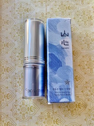산심 명연수 멀티 스틱 밤 0.38oz 수분 스틱 집중 주름 케어 — 4점을 준 리뷰어가 2023년 4월 올린 사용 사진