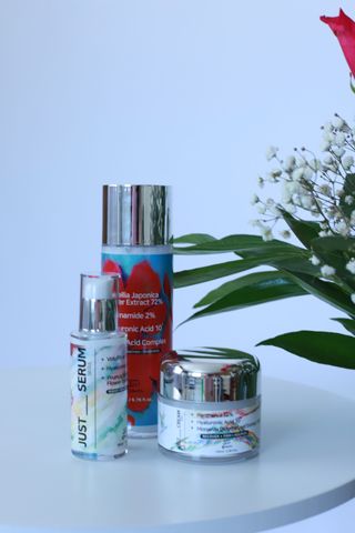 저스트 코스메틱 [JUST COSMETIC SKIN CARE SET] JUST TONER, JUST SERUM, JUST CREAM — 5점을 준 리뷰어가 2023년 5월 올린 사용 사진