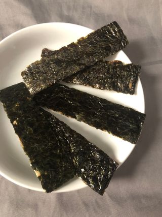 UNCLE NICK 한국 슈퍼 스낵 블랙 &amp; 블랙 김 스낵 — 5점을 준 리뷰어가 2021년 11월 올린 사용 사진