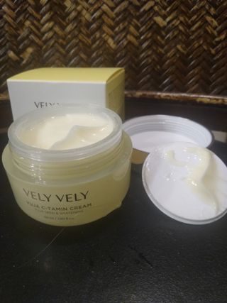 VELY VELY Yuja C-tamin Cream — 5점을 준 리뷰어가 2021년 4월 올린 사용 사진