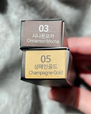 씨스터앤 시스터앤 더블이펙트 워터프루프 아이펜슬_미국 — 5점을 준 리뷰어가 2022년 4월 올린 사용 사진