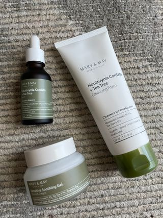 마리엔메이 센서티브 수딩 젤 크림 + 어성초 티트리 추출물 세럼 + 어성초 티트리 모공 클렌징 폼 - 일본어 — 5점을 준 리뷰어가 2021년 9월 올린 사용 사진