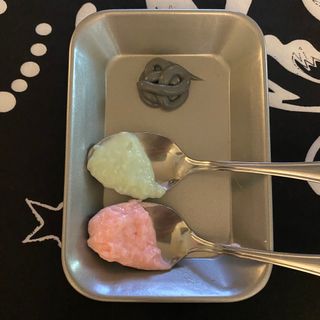 로즈마리 밸런싱 두피팩, 히비스커스 보습 두피팩, 타마누 오일 수딩 두피팩 3종 세트 — 5점을 준 리뷰어가 2022년 4월 올린 사용 사진