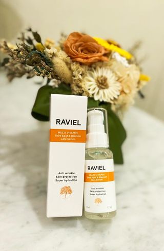 라비엘 멀티 비타민 다크 스팟 &amp; 블레미쉬 케어 페이스 세럼 모든 피부용 1.7 fl oz — 5점을 준 리뷰어가 2023년 1월 올린 사용 사진