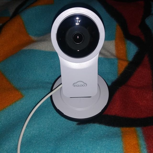 온습도 모니터와 스마트 리모컨이 탑재된 EGLOO cam S4 1080P Wi-Fi 스마트 카메라 리뷰 사진
