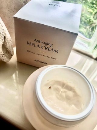 Jutanhak 안티에이징 멜라 크림 50ml / 1.69oz 잡티 &amp; 다크 스팟 케어 하이드레이팅 크림 — 5점을 준 리뷰어가 2022년 11월 올린 사용 사진