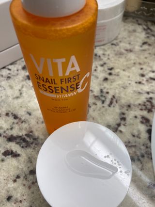 Vita Snail Trio Set [First Essence, Cream, Gel Cleanser] — 3점을 준 리뷰어가 2021년 9월 올린 사용 사진