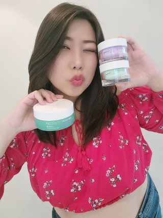 네오젠 비타 듀오 데이 나이트 크림 세트(100g) + 데이 크림(50g) + 나이트 크림(50g) — 4.5점을 준 리뷰어가 2022년 8월 올린 사용 사진