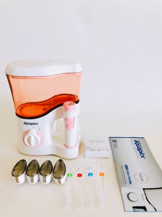 Aquapick AQ-350 물 Flosser 전기 치과 수조 치아 용 전문 구강 세정기 — 4점을 준 리뷰어가 2022년 4월 올린 사용 사진