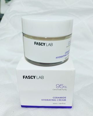 파시랩 USA_[FASCY LAB] 세라마이드 하이드레이팅 크림 — 5점을 준 리뷰어가 2022년 1월 올린 사용 사진