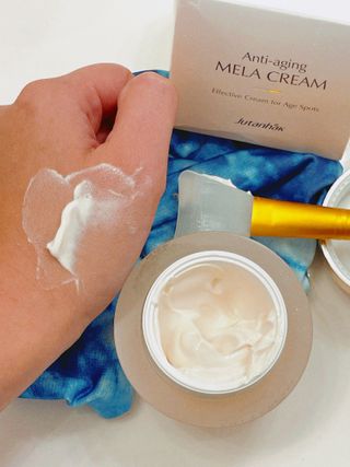 Jutanhak 안티에이징 멜라 크림 50ml / 1.69oz 잡티 &amp; 다크 스팟 케어 하이드레이팅 크림 — 5점을 준 리뷰어가 2022년 11월 올린 사용 사진