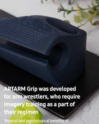 ArtARM GRIP ARMWRESTLING 실제 손 훈련 도구 — 1점을 준 리뷰어가 2021년 12월 올린 사용 사진