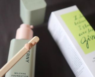 지베르니 밀착 커버 파운데이션 30ml + 밀착 커버 쿠션 본 제품 — 5점을 준 리뷰어가 2023년 9월 올린 사용 사진