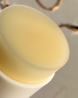 산심 명연수 멀티 스틱 밤 0.38oz 수분 스틱 집중 주름 케어 — 5점을 준 리뷰어가 2022년 11월 올린 사용 사진