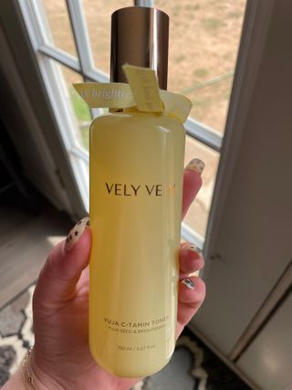 VELY VELY Yuja C-Tamin Toner — 4점을 준 리뷰어가 2021년 4월 올린 사용 사진