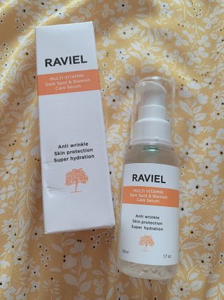라비엘 멀티 비타민 다크 스팟 &amp; 블레미쉬 케어 페이스 세럼 모든 피부용 1.7 fl oz — 4점을 준 리뷰어가 2023년 2월 올린 사용 사진