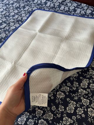 (Blue) dearNa Travel Pillowcase Easy-to-Attach Washable Pillow Cover for Skincare Protection — 5점을 준 리뷰어가 2024년 11월 올린 사용 사진