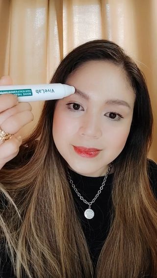 바이브랩 (구매평)Revive Therapy Hair Scalp & Brow Ampoule — 5점을 준 리뷰어가 2025년 4월 올린 사용 사진